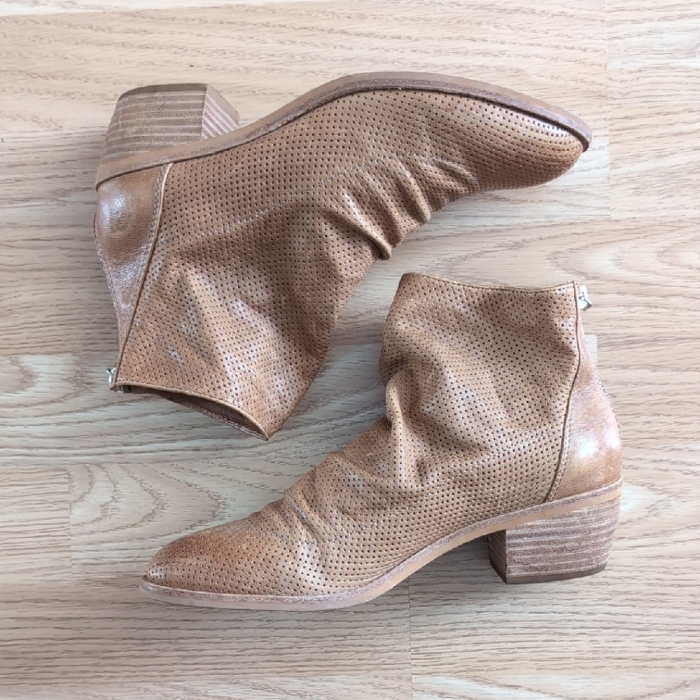 Elegant Isola Sancia Perforated Ankle Booties